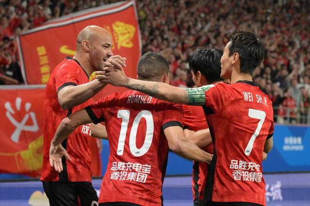 爱游戏体育登录入口-成都蓉城如何炼成“不放弃”的韧性 ？韦世豪：今年比去年更有信心